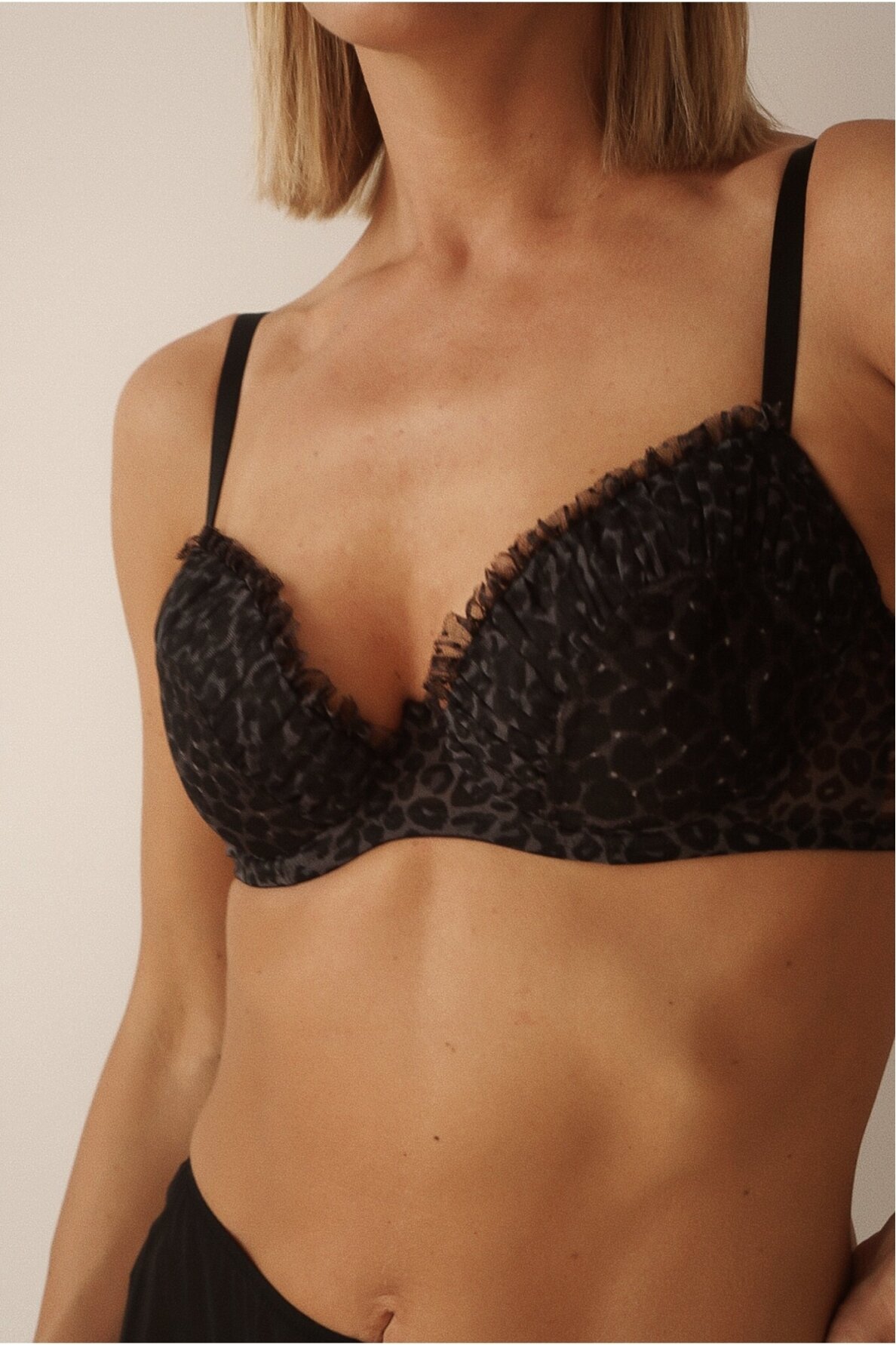 Chantal Thomass Laces Bra 1