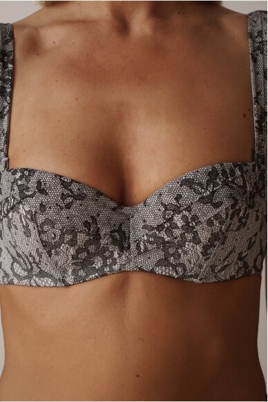 Chantal Thomass Laces Bra 2