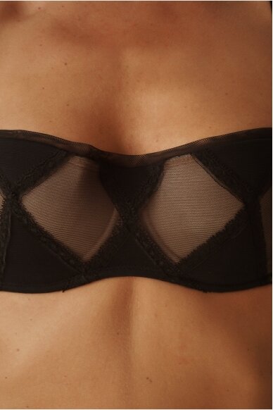 Chantal Thomass Laces Bra 4