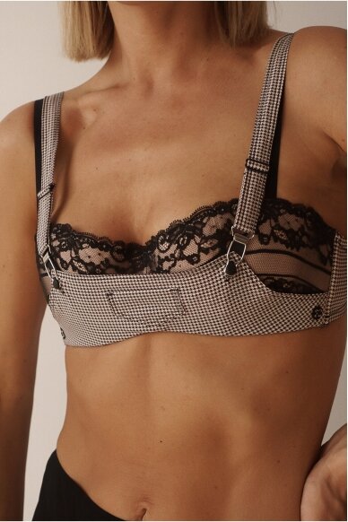 Chantal Thomass Laces Bra 3