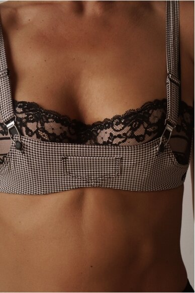 Chantal Thomass Laces Bra 4