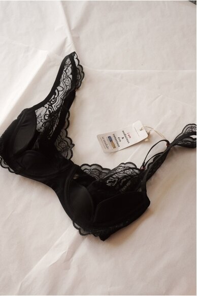 Scandale Laces Bra 4