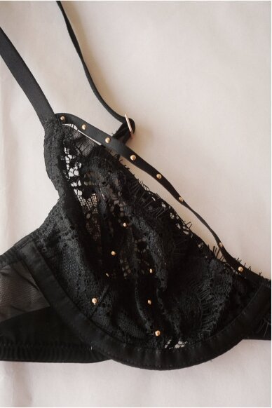 Scandale Laces Bra 5