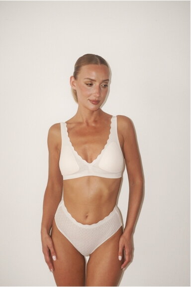 Sloggi Zero Feel Lace Bralette Cream