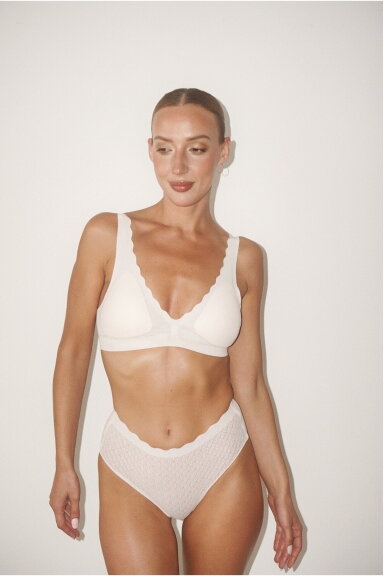Sloggi Zero Feel Lace Bralette Cream