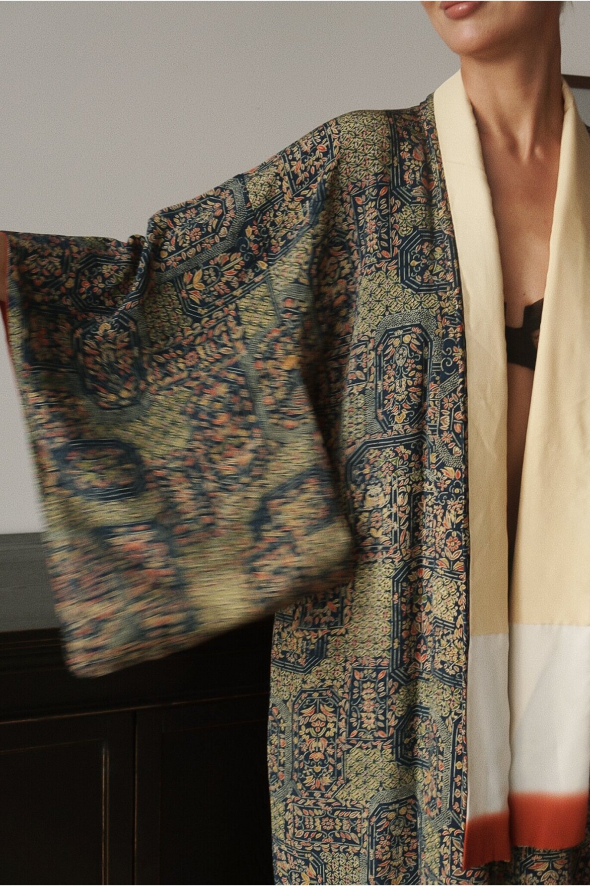 Vintage Authentic Japanese Kimono Hand Made One Size 2