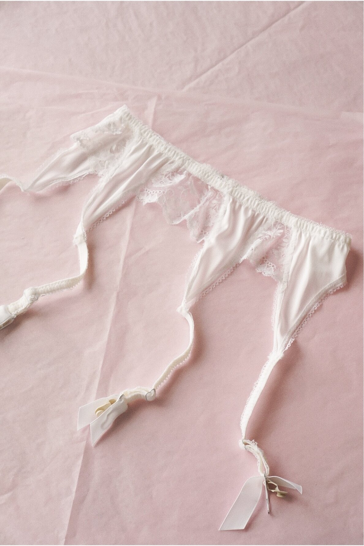 Vintage Laces Suspender Belt Size S