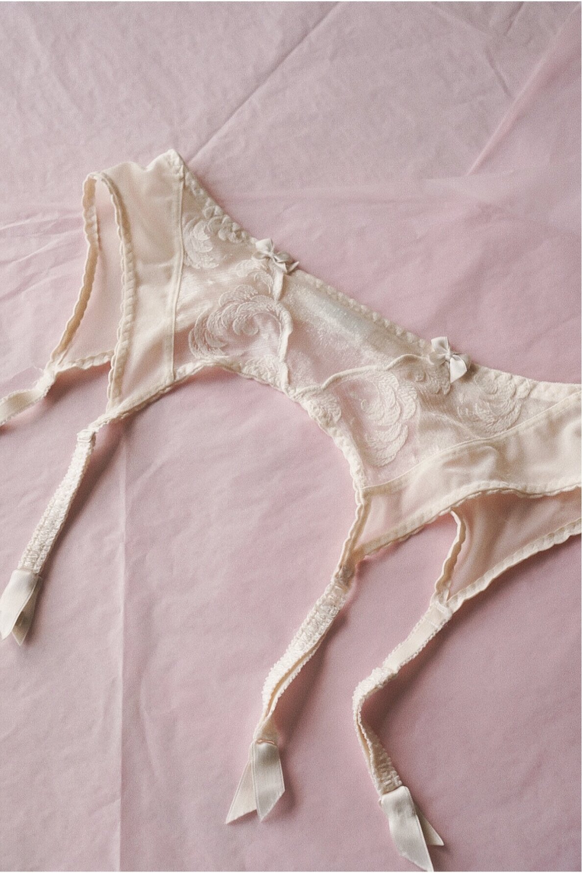 Vintage Laces Suspender Belt Size M