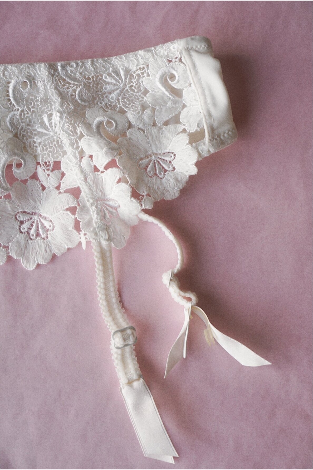 Vintage Lingerie Suspender Belt Size S 1